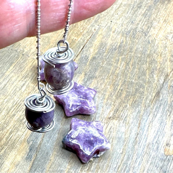 Alquimia Silver and Purple Earrings with Raw Amethyst Stones - Picture 2 of 4